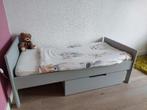 Peuterbed grijs 70 x 150 cm met matras en lade, Ophalen, Gebruikt, 70 tot 85 cm, 140 tot 160 cm