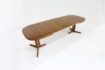 Vintage Deense grote ovalen uitschuifbare eettafel XXL  beschikbaar voor biedingen
