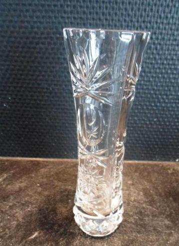 Kristallen vaas. Mooi bewerkt. beschikbaar voor biedingen