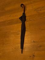 Elegante zwarte paraplu met houten handvat, Sieraden, Tassen en Uiterlijk, Paraplu's, Ophalen, Gebruikt, Zwart