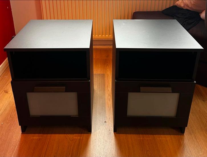 Set van 2 zwarte nachtkastjes - Ikea, Huis en Inrichting, Slaapkamer | Nachtkastjes, Zo goed als nieuw, Minder dan 55 cm, Minder dan 45 cm