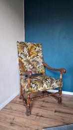 Prachtige antieke armstoel met planten patroon., Antiek en Kunst, Antiek | Meubels | Stoelen en Banken, Ophalen