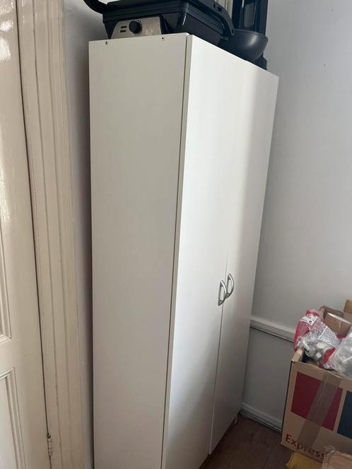 Nette kast, Huis en Inrichting, Kasten | Kledingkasten, Zo goed als nieuw, 25 tot 50 cm, Metaal, Ophalen
