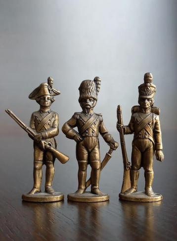 Miniatuur 3 sculpturen Franse soldaten Napoleontische oorlog beschikbaar voor biedingen