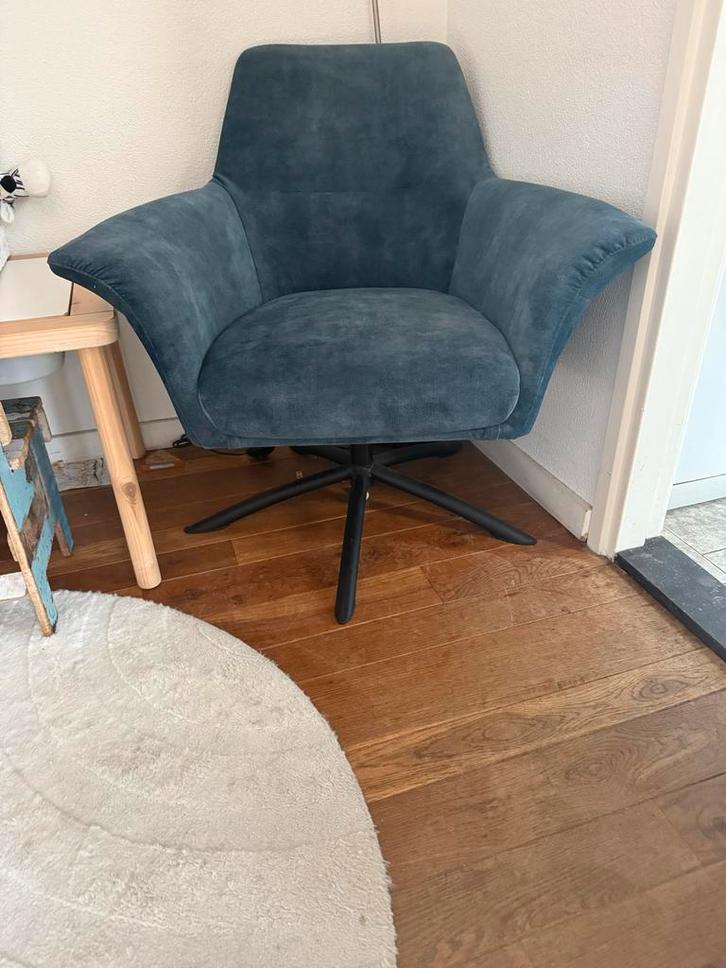 Moderne fauteuil met draaivoet, Huis en Inrichting, Fauteuils, Zo goed als nieuw, Metaal, 50 tot 75 cm, Minder dan 75 cm, Ophalen of Verzenden