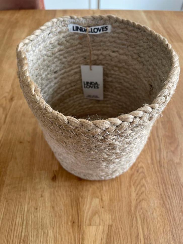 Nieuwe Linda Loves Riet Mand, Huis en Inrichting, Woonaccessoires | Schalen en Manden, Nieuw, Mand, Rond, Riet, Ophalen
