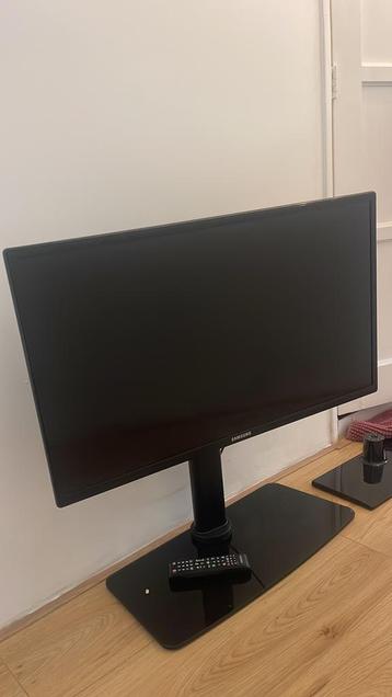 Samsung televisie met extra draaibare voet beschikbaar voor biedingen