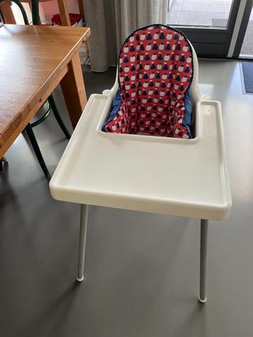 Ikea kinderstoel Antilop met blad en kussentje beschikbaar voor biedingen