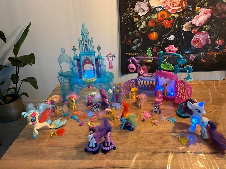 My Little Pony; Pony’s,Kasteel,Zeepaardjes&Schelpenbaai, Kinderen en Baby's, Speelgoed | My Little Pony, Zo goed als nieuw, Ophalen