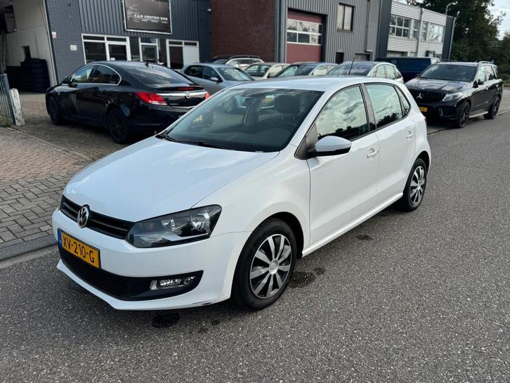 Volkswagen Polo 1.2 2011 Wit | NW Ketting | Goed onderhouden, Auto's, Volkswagen, Bedrijf, Achteruitrijcamera, Airbags, Airconditioning