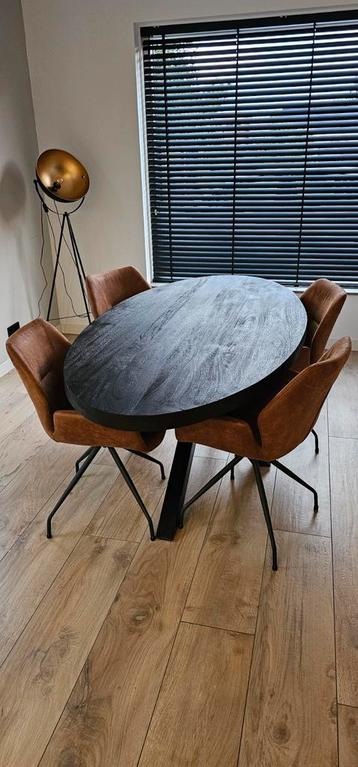 Zwarte mangohouten eettafel met stoelen 2,00 x 1,00 m