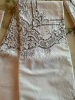 Diverse vintage katoenen  kant tafelkleden met servetten, Ophalen of Verzenden, Zo goed als nieuw, Rechthoek, Binnen
