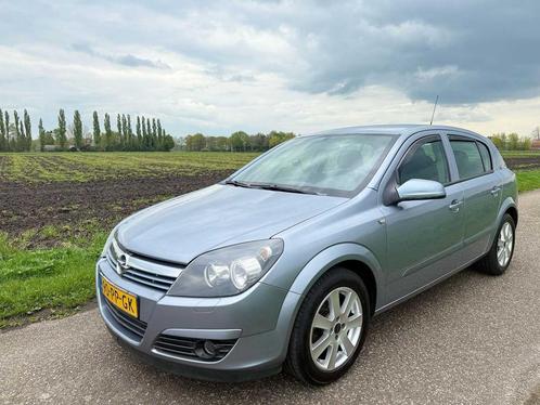 Opel - 2004 - Astra - 1.4 Enjoy - 90-PP-GK, Auto's, Opel, Bedrijf, Astra, Benzine, Euro 4, B, Hatchback, Handgeschakeld, Origineel Nederlands