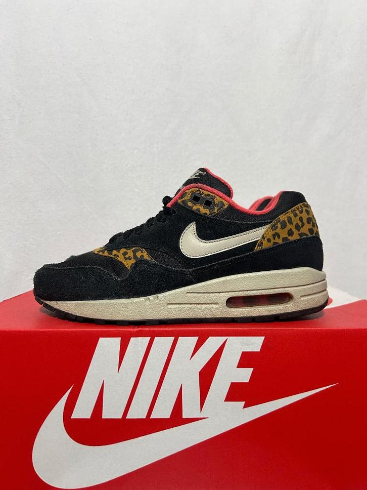 ALS NIEUW! Maat 36 - Nike Air Max 1 Leopard Black, Kleding | Dames, Schoenen, Zo goed als nieuw, Sneakers of Gympen, Zwart, Verzenden