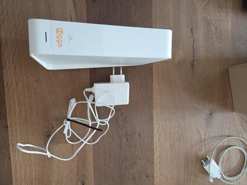 Ziggo Modem/Router (WiFi Certified), Computers en Software, Routers en Modems, Zo goed als nieuw, Router met modem, Ophalen of Verzenden