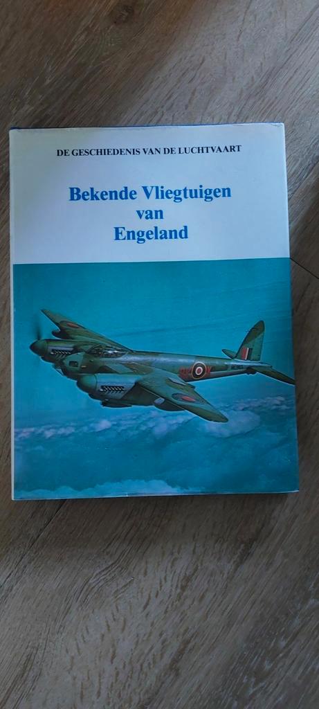 Bekende vliegtuigen van Engeland, Boeken, Oorlog en Militair, Zo goed als nieuw, Tweede Wereldoorlog, Ophalen of Verzenden