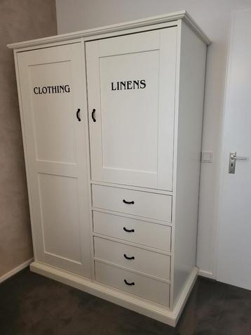 Witte kledingkast voor romantische slaapkamer beschikbaar voor biedingen