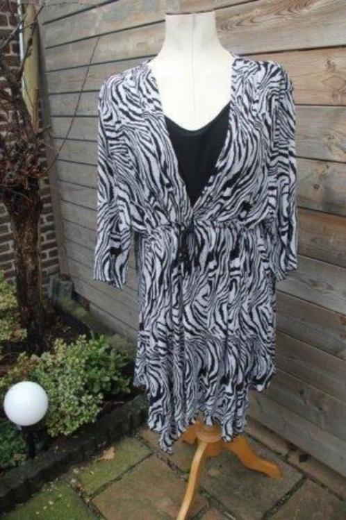 Tuniek zwart/ wit Magna mt 56/58 Vaste prijs, Kleding | Dames, Grote Maten, Zo goed als nieuw, Blouse of Tuniek, Wit, Ophalen of Verzenden