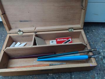 Vintage Tekendoos met Toebehoren beschikbaar voor biedingen