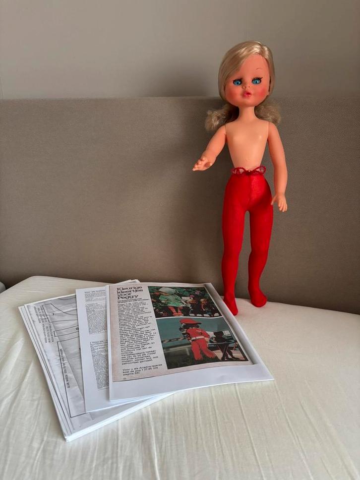 Vintage Peggy tienerpop van Furga (Pritti Millemosse), Verzamelen, Poppen, Gebruikt, Pop, Verzenden