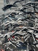 Gratis kledinghangers (zwart/wit) + broekhangers, Kleding | Dames, Kledinghangers, Ophalen, Gebruikt, Kunststof, Volwassenen