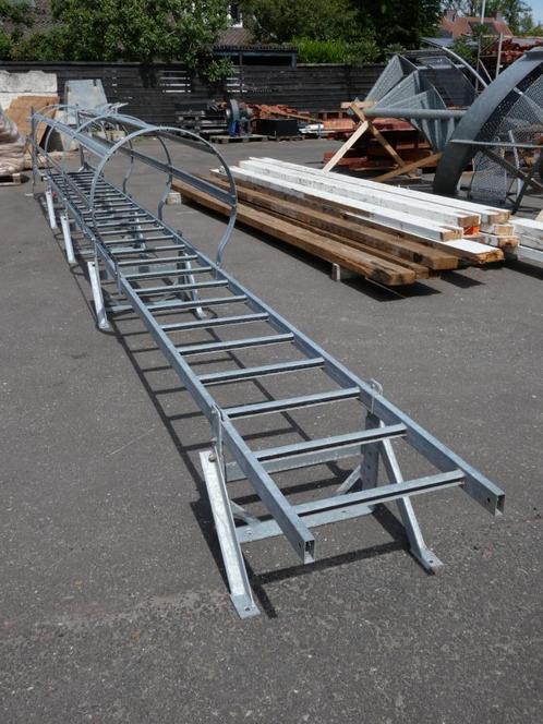 Noodladder met kooi en randbeveiliging, Doe-het-zelf en Verbouw, Ladders en Trappen, Gebruikt, Ladder, 4 meter of meer, Ophalen