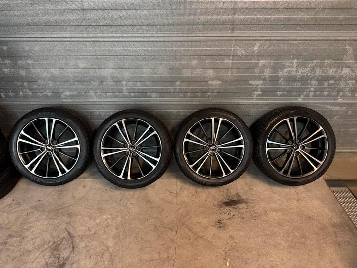 Toyota Velgen 5x100 215/45/17”, Auto-onderdelen, Banden en Velgen, Band(en), Winterbanden, 17 inch, 215 mm, Personenwagen, Ophalen