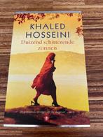 Boek roman: Duizend schitterende zonnen Khaled Hosseini, Ophalen of Verzenden, Zo goed als nieuw, Khaled Hosseini, Amerika