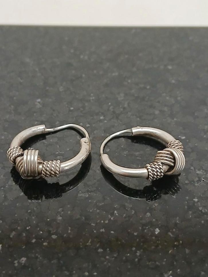 Zilveren oorringetjes in Indiaase stijl, Sieraden, Tassen en Uiterlijk, Oorbellen, Gebruikt, Hangers, Zilver, Zilver, Ophalen of Verzenden