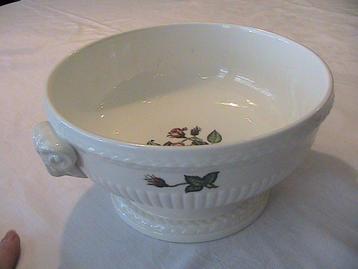 Wedgwood schaal Moss Rose beschikbaar voor biedingen