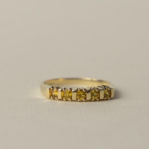 vintage 9 karaat gouden rij ring met gele topaas edelsteen, Sieraden, Tassen en Uiterlijk, Ringen, Zo goed als nieuw, Dame, 17 tot 18
