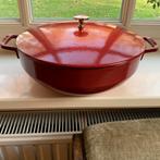 Staub gietijzer braadpan rood 28 cm, Ophalen of Verzenden, Zo goed als nieuw, Gietijzer, Koekenpan of Braadpan