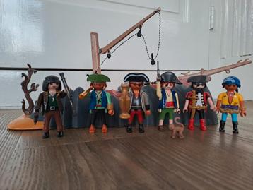 Playmobil scheepswrak met kanon, geldkisten en 6 piraten beschikbaar voor biedingen