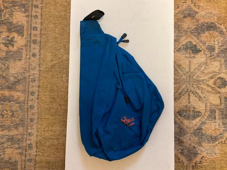 PRACHTIGE SCHOUDER/ RUGTAS VAN QBUZZ, Verzamelen, Spoorwegen en Tramwegen, Nieuw, Bus of Metro, Overige typen, Ophalen of Verzenden