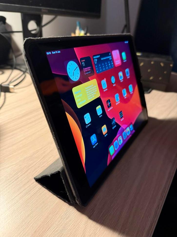 IPad 7th gen (2019) 32gb + case; great condition, Computers en Software, Apple iPads, Gebruikt, Apple iPad, Wi-Fi, 32 GB, Grijs