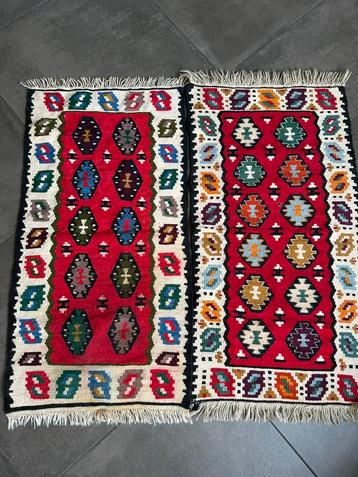 2 Antieke kelims lopertjes 100x 50 mm beschikbaar voor biedingen