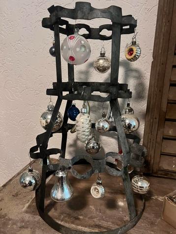 Frans zinken flessenrek + oude antieke kerstballen brocante beschikbaar voor biedingen