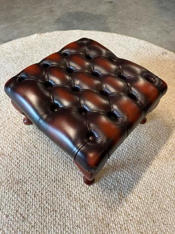 Chesterfield voetbank poef voetbankje oxblood rood  beschikbaar voor biedingen