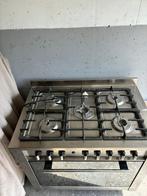 Indesit 5 pit gasfornuis met oven, Witgoed en Apparatuur, Fornuizen, 4 kookzones, Vrijstaand, Ophalen of Verzenden, Zo goed als nieuw