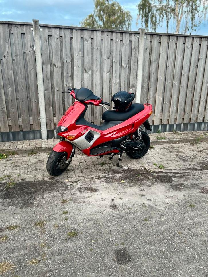 Runner Kappen Set - Origineel, Fietsen en Brommers, Brommeronderdelen | Scooters, Gebruikt, Piaggio, Kap, Ophalen