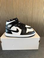 Nike Air Jordan 1 Mid Panda (W) - Maat 36.5, --, Zwart, Nike, Nieuw