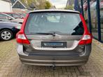 Volvo V70 2.5FT Momentum Automaat 230PK H.LEER / XENON / TRE, Auto's, Gebruikt, Zwart, Leder en Stof, 2521 cc