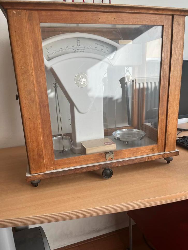 August Sauter (Satorius) Analytische Balans in Houten Kast, Antiek en Kunst, Antiek | Gereedschap en Instrumenten, Ophalen