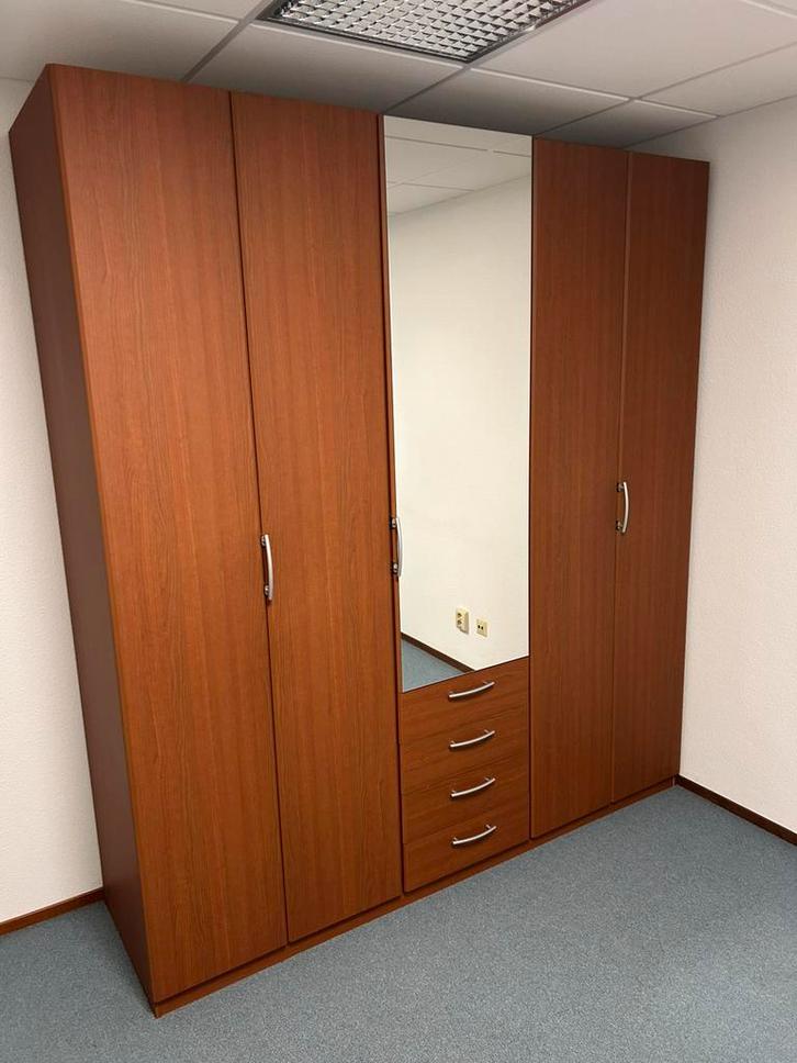 Lees eerst de beschrijving Kleding kast, Huis en Inrichting, Kasten | Kledingkasten, Zo goed als nieuw, 200 cm of meer, 200 cm of meer