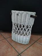 Braxton  witte rieten parapluhouder met leren handvatten, Huis en Inrichting, Woonaccessoires | Schalen en Manden, Ophalen, Gebruikt