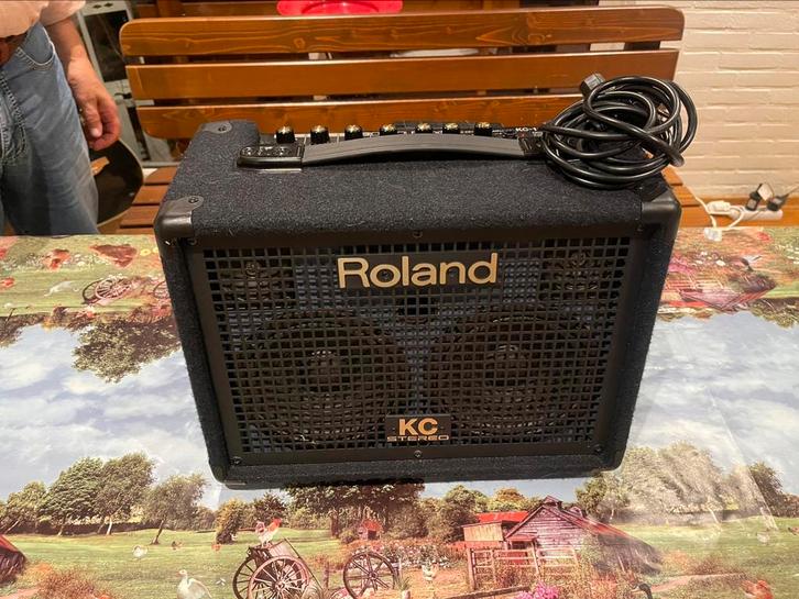 Roland KC Stereo versterker, Muziek en Instrumenten, Versterkers | Bas en Gitaar, Zo goed als nieuw, Minder dan 50 watt, Ophalen