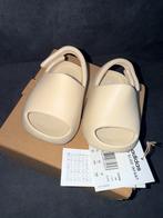 Yeezy Slides Infant Maat 19, Ophalen of Verzenden, Nieuw, Jongetje of Meisje, Schoentjes