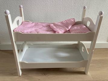 Poppenbed met reiswieg beschikbaar voor biedingen