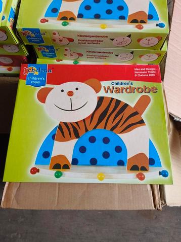 Partij ca 100+ houten kinder lampjes / kapstokken nieuw! beschikbaar voor biedingen