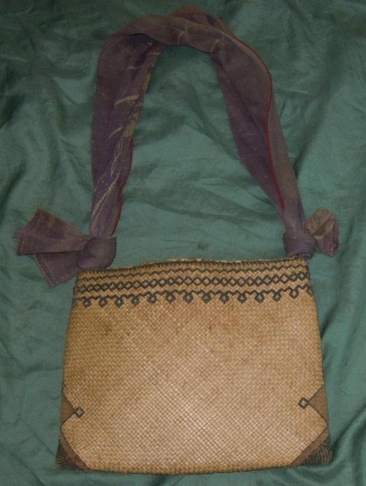 Oude rieten tas Timor Betel bag?, Antiek en Kunst, Kunst | Niet-Westerse kunst, Ophalen of Verzenden